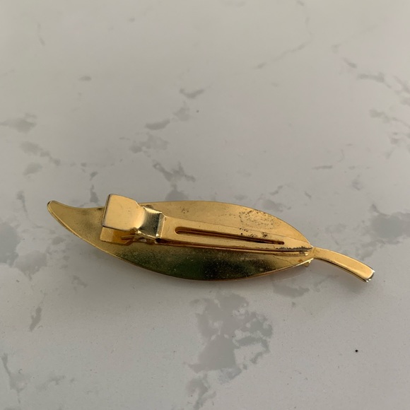 Vintage leaf brooch with rhinestone - Picture 3 of 3